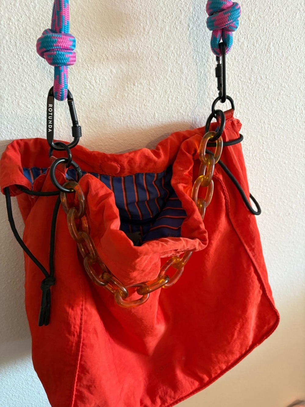 Red Drawstring Shoulder Bag with Tortoiseshell Chain and Colorful Strap - Picture 12 of 15